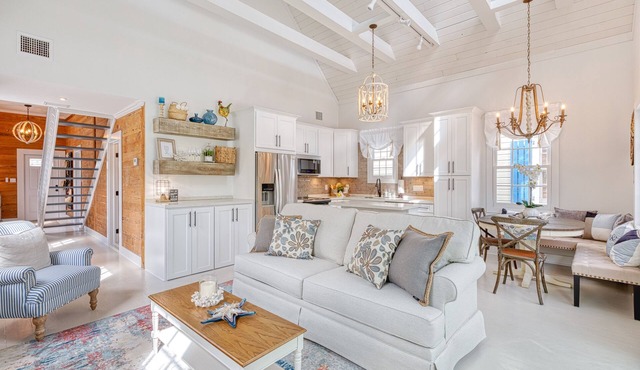 WANDERLUST ~ Stunning 3 Bed, 3 Bath Retreat in Peaceful Neighborhood w/Pool! in Key West