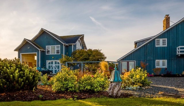 Waterfront Studio Private Guest Suite at Dungeness Barn House in Sequim
