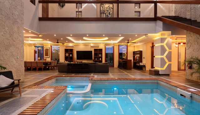 WAYAK Luxury! 5BR Private Pool & Gym, 24/7Security