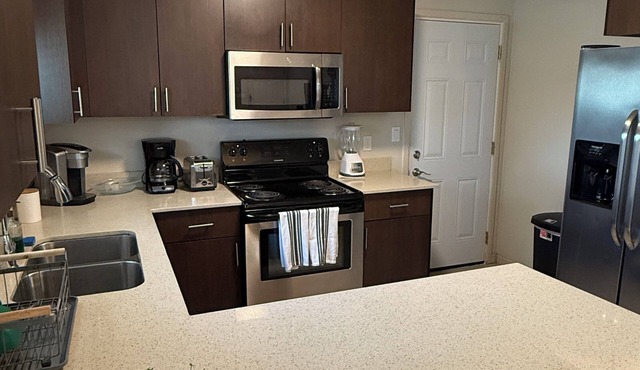 Welcoming 3-bedroom luxury apartment in gated neighborhood in Edinburg