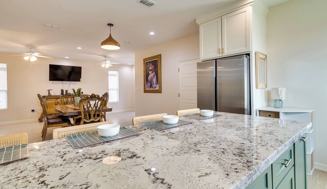 Wfh-friendly Brownsville Home w/Private Patio