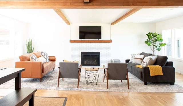 Wide Open Spaces and Views! Beautiful, spacious 3bdr Farmhouse in Burlington
