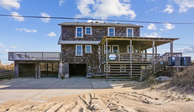 Windjammer - Classic Kitty Hawk 6BR Oceanfront in Kitty Hawk