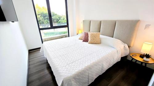 World Cup Stay Pool, Gym, Parking & King Bed