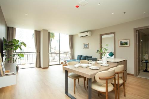 XÔI Lumi Suites West Lake