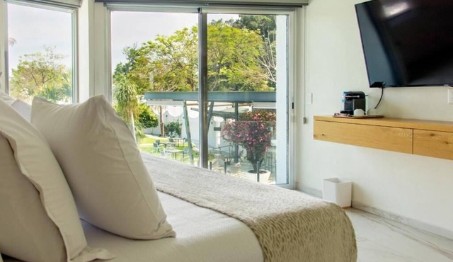 Xhiara Hotel