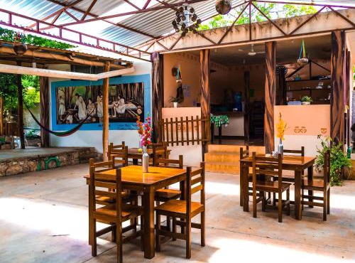 Yaxche Centro Hostal y Camping