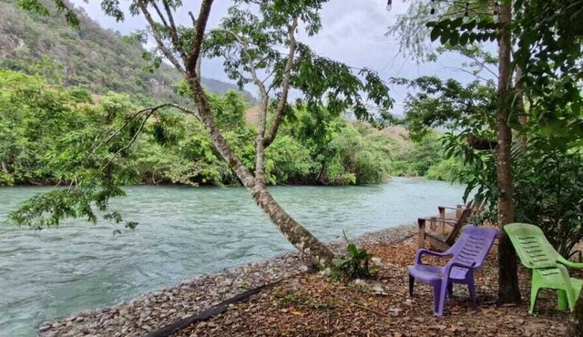 Yaxlik River lodge