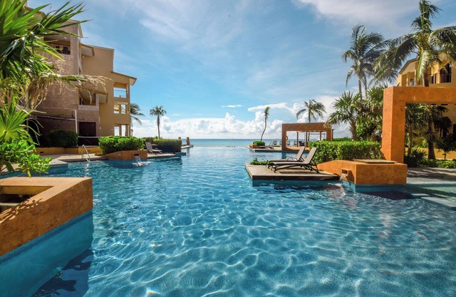 Luxury 3BR Walk Out to the Ocean! C104