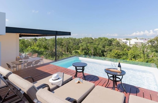 Penthouse |Private Rooftop Pool |Gym|100 Wi-Fi