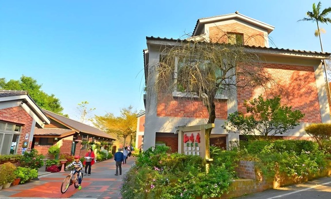 Nanzhuang Hotel | 180 m² Motel ∙ 5 bedrooms ∙ 12 guests