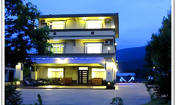 Dongshan Hotel | 20 m² Motel ∙ 6 guests