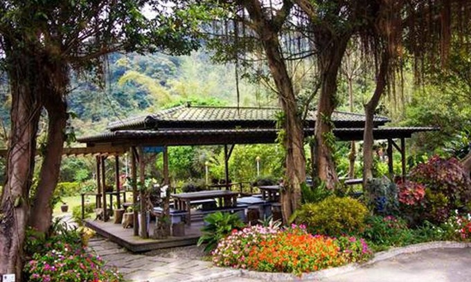 Shiding District Hotel | 33 m² Motel ∙ 6 guests