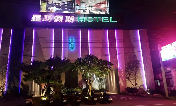 Dali Hotel | 40 m² Motel ∙ 127 guests