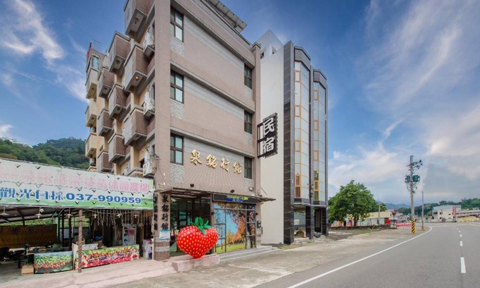 Dahu Hotel | 40 m² Motel ∙ 6 guests