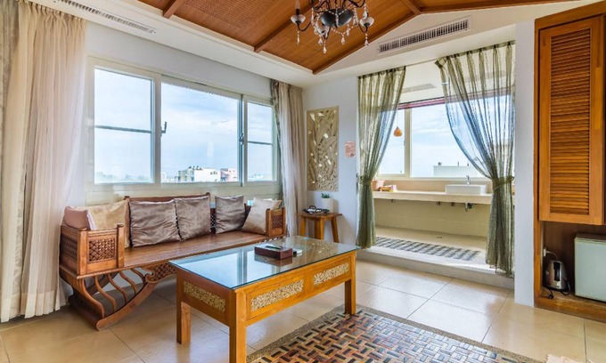 Sail Rock Beach Hotel | 45 m² Motel ∙ 6 guests
