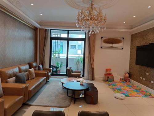 East District Villa | Lane 82 Hostel