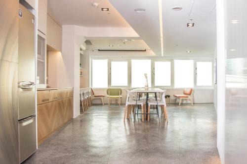 Ren'ai District Hostel | Light Inn