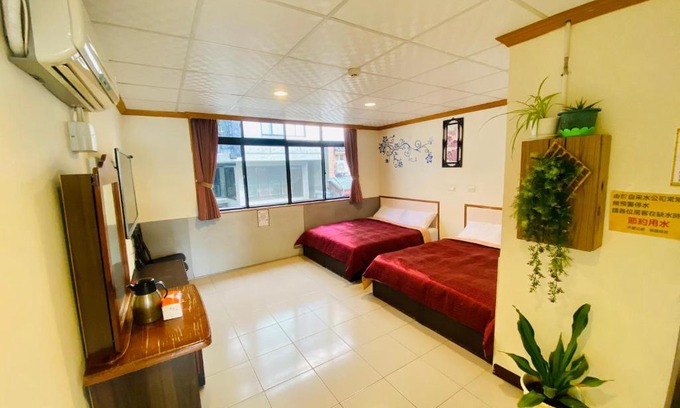 Yuchi Hostel | sunmoonlake sunflower house