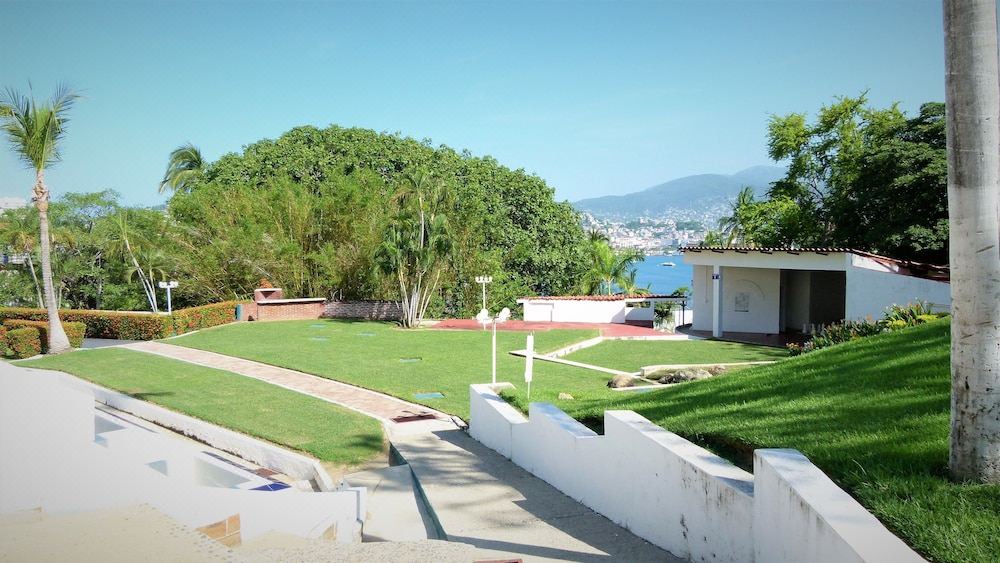 Caleta Hotel | Hotel Aristos Acapulco