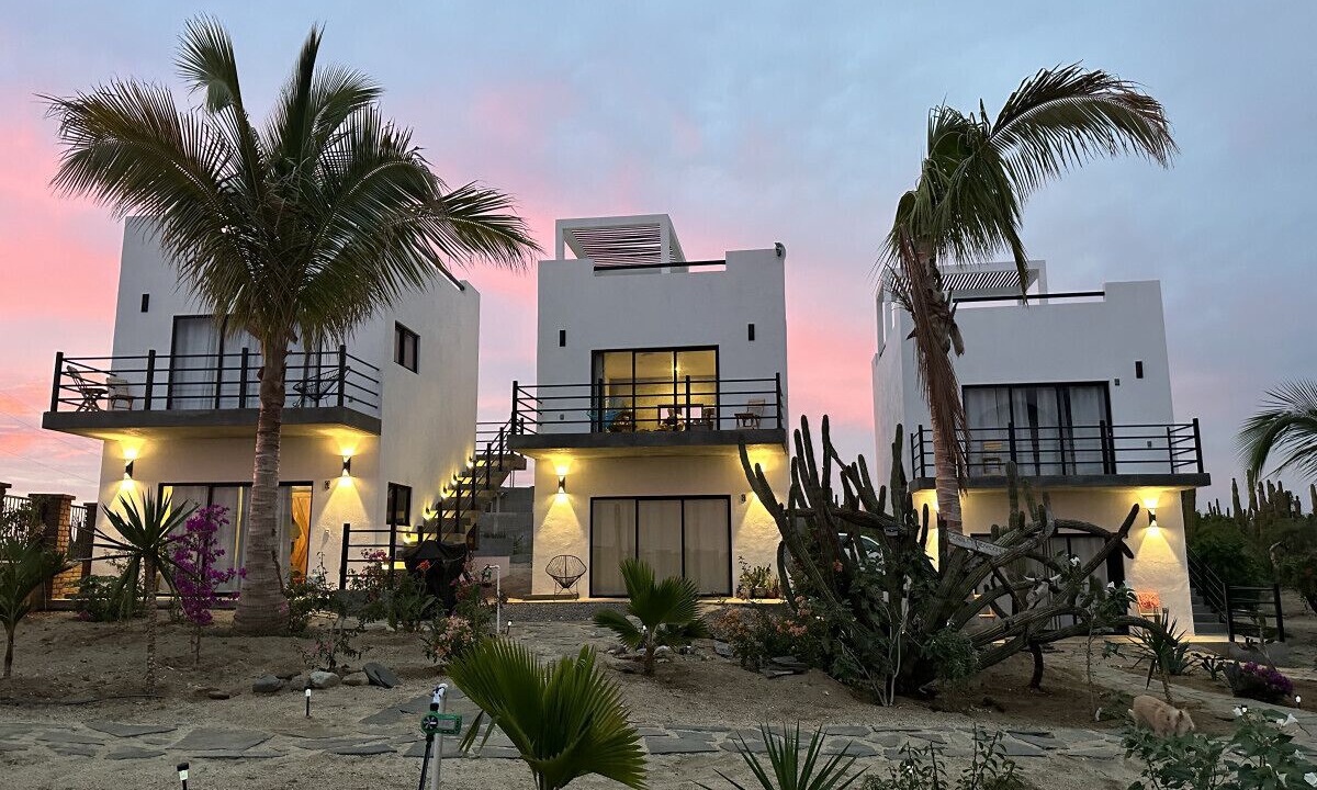 Cerritos Villa | Sleeps 6! Presidential Villa-2min Walk to Beach!
