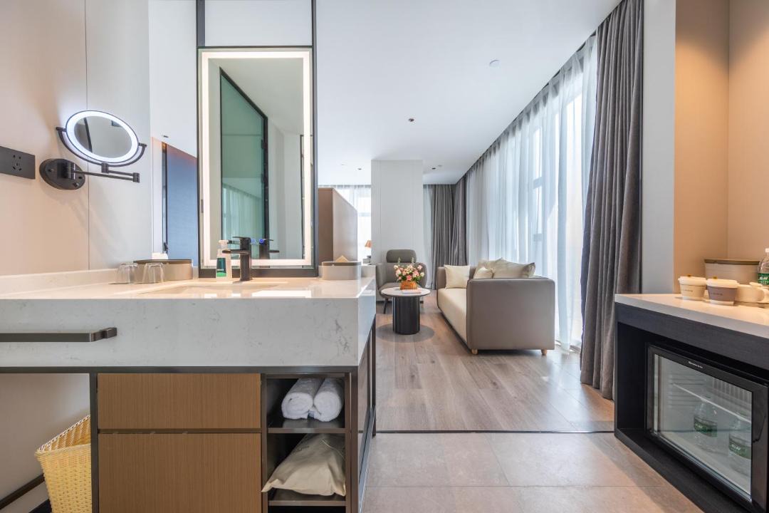 Shuimogou District Hotel | Atour Hotel Urumqi Convention and Exhibition Center
