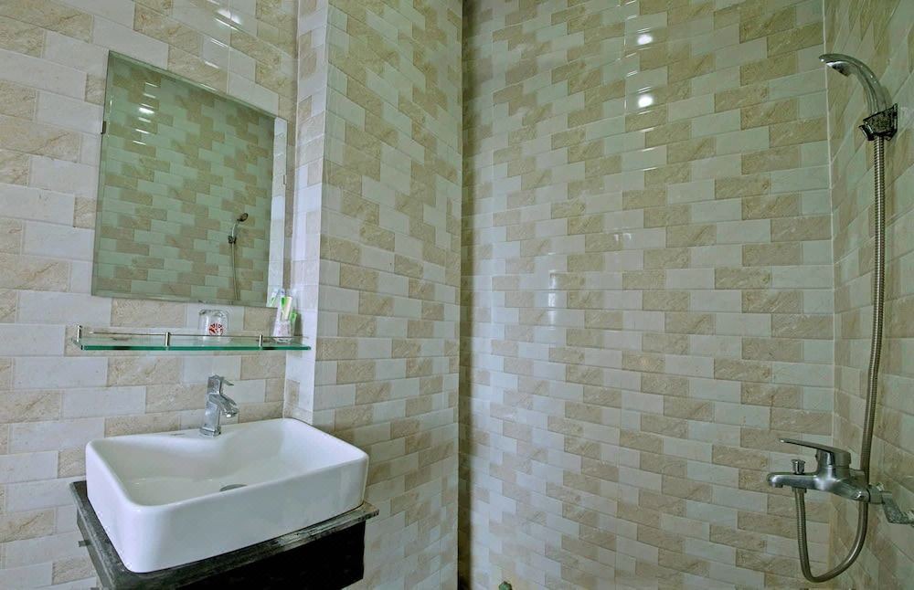 Photo of Bathroom in Cam Pho
