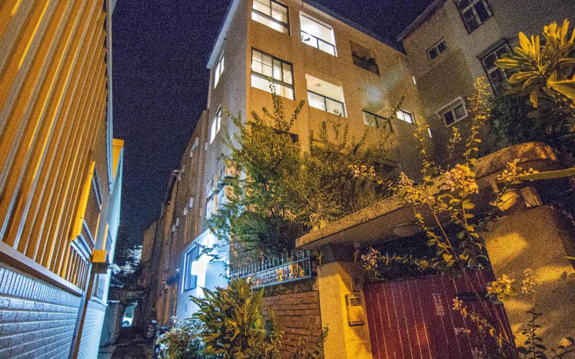 Photo of Buildings in East District