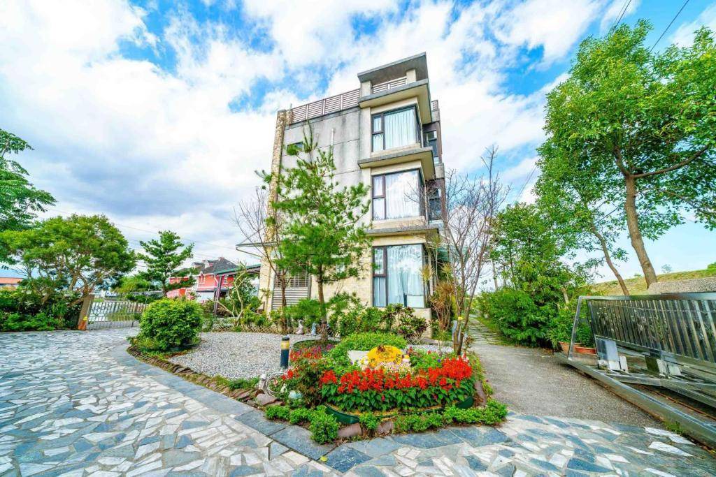 Photo of Buildings in Dongshan