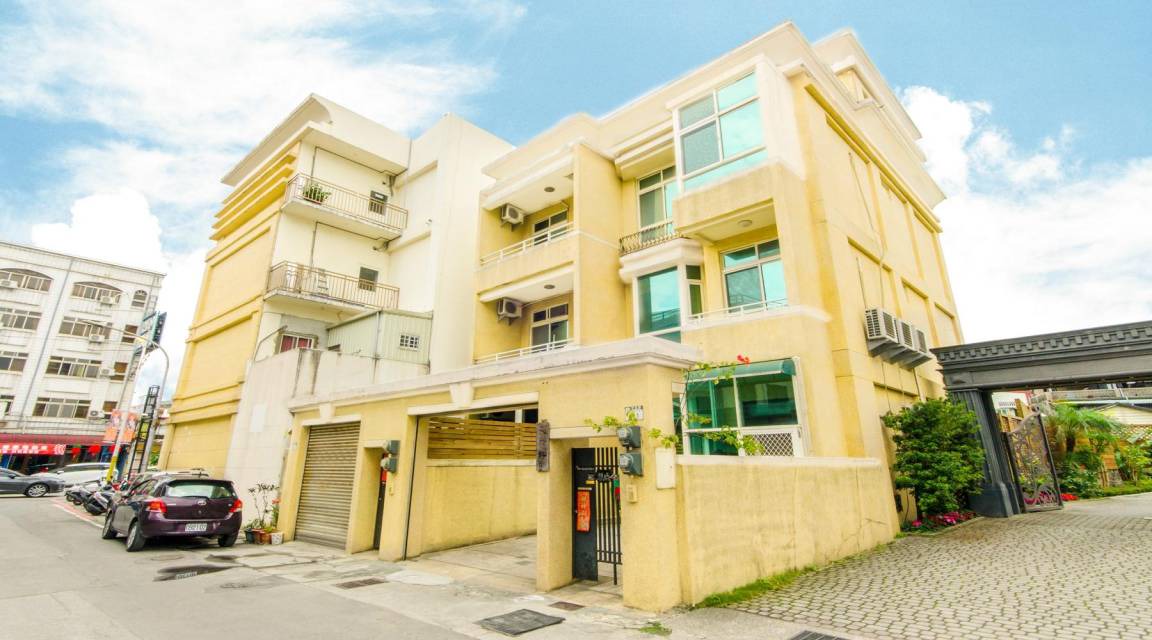 Photo of Buildings in Hualien City Centre