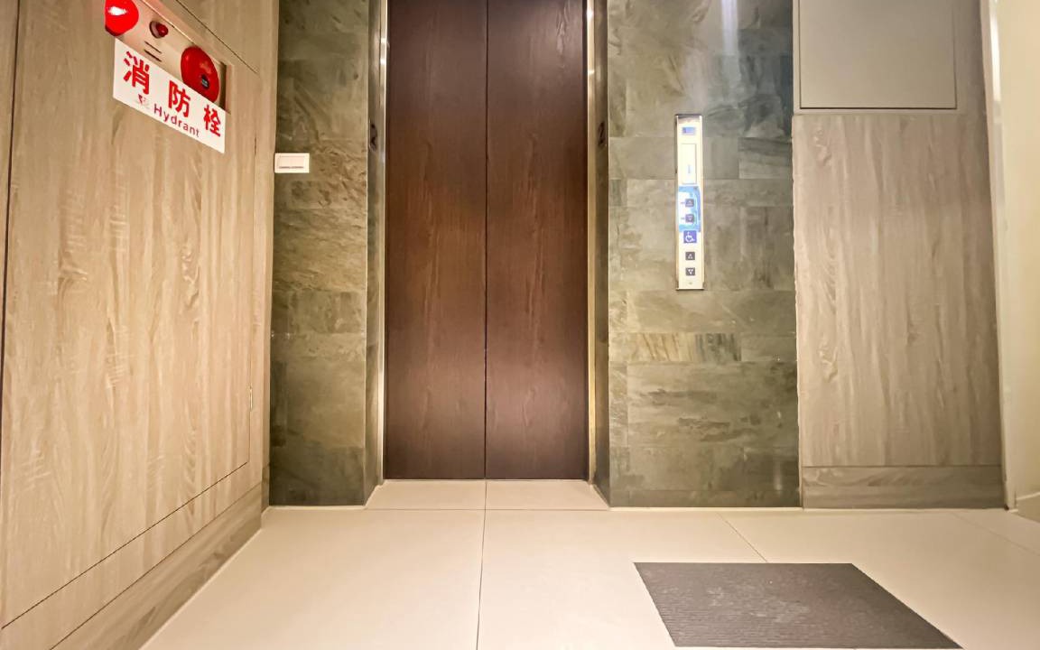 Photo of Bathroom in Central District