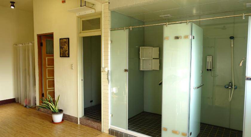 Photo of Bathroom in West District