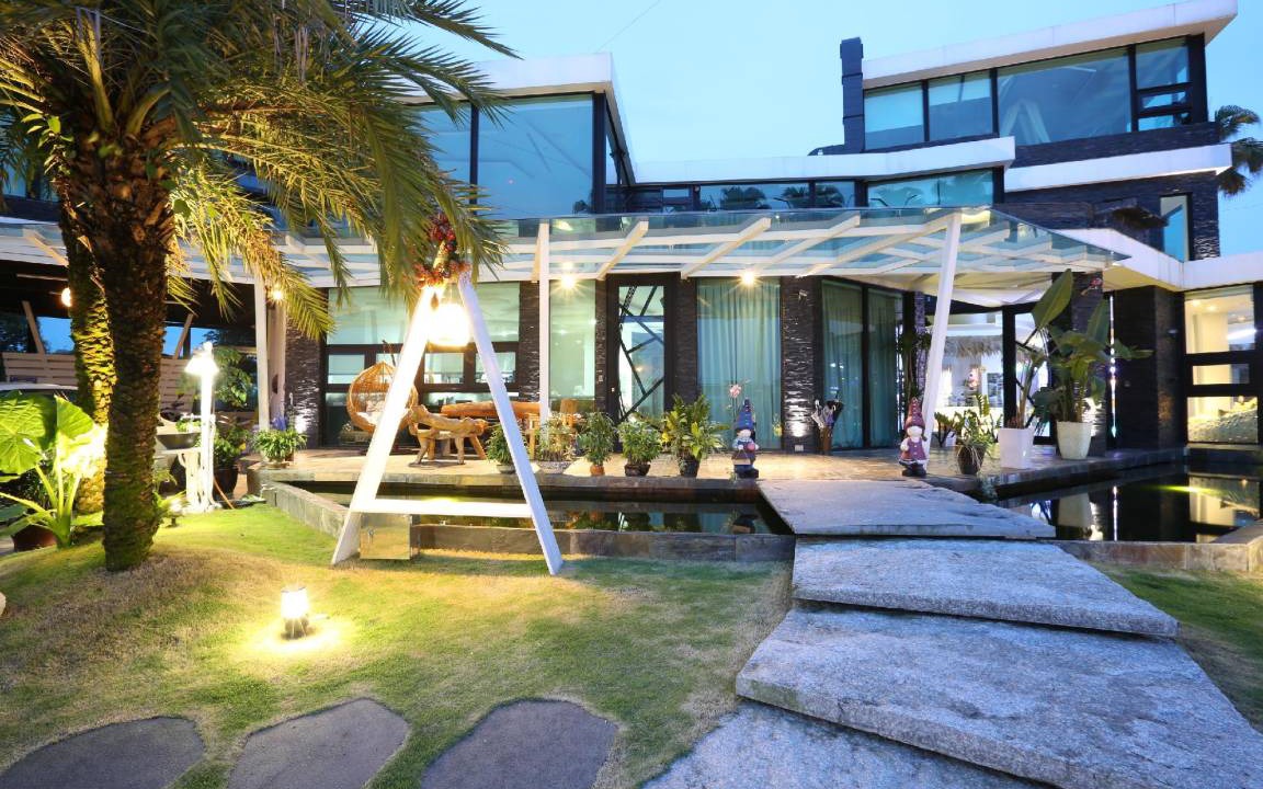 Photo of Buildings in Dongshan