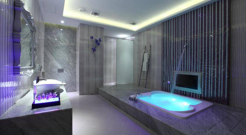 Photo of Bathroom in Xitun District