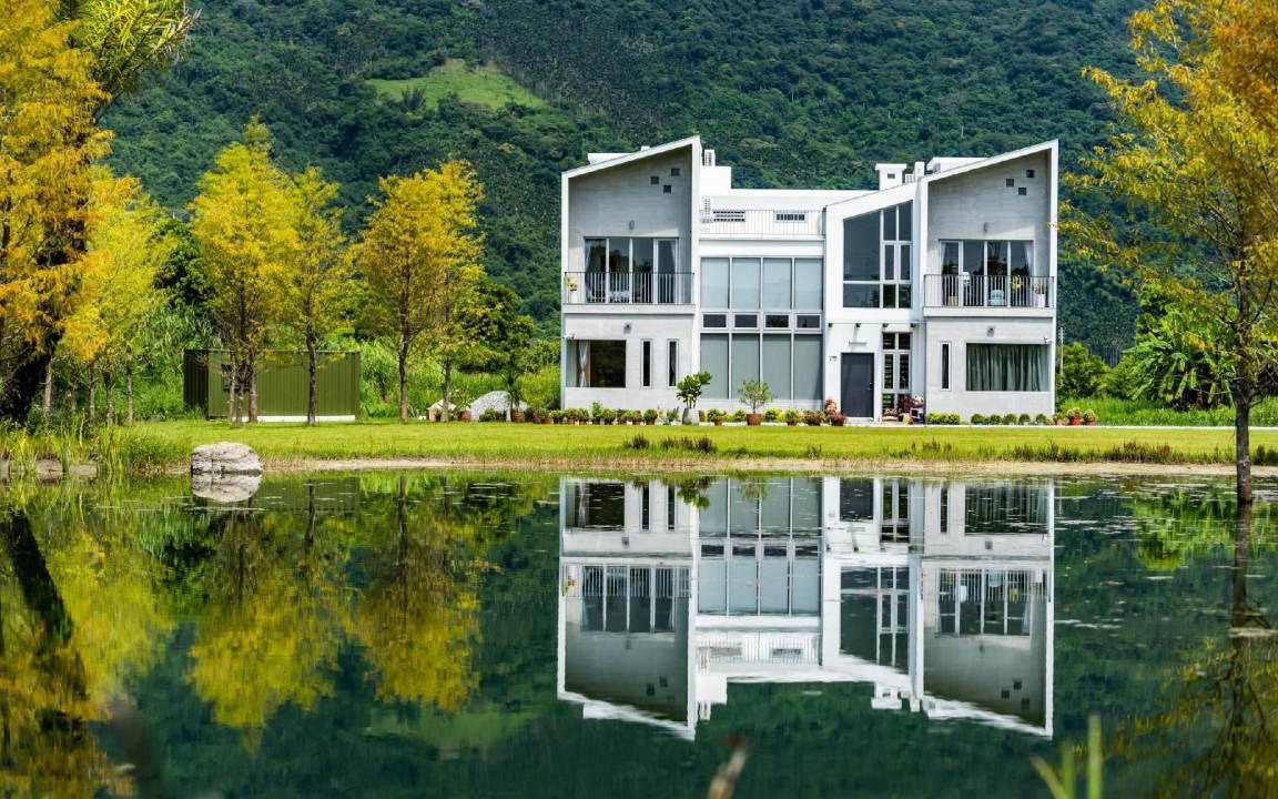 Photo of Buildings in Shoufeng