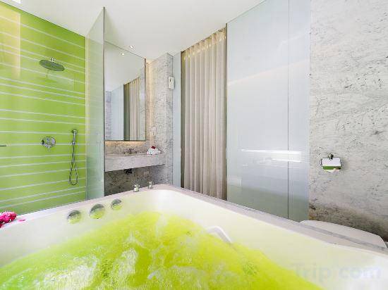 Photo of Bathroom in East District