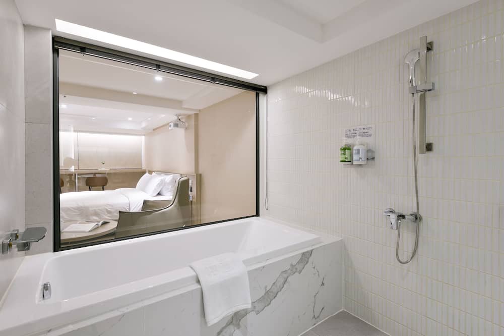 Photo of Bathroom in West District