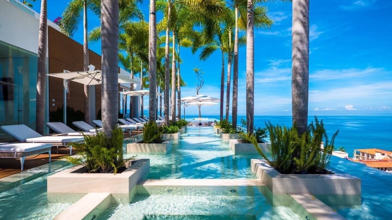 Photo of Outdoor in Romantic Zone