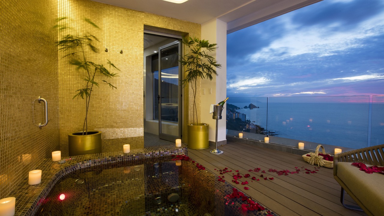 Photo of Patio Balcony in South Shore Hotel Area