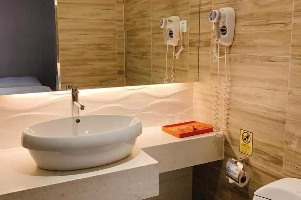 Photo of Bathroom in Cianjin District