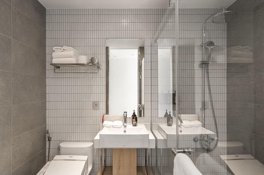 Photo of Bathroom in West District