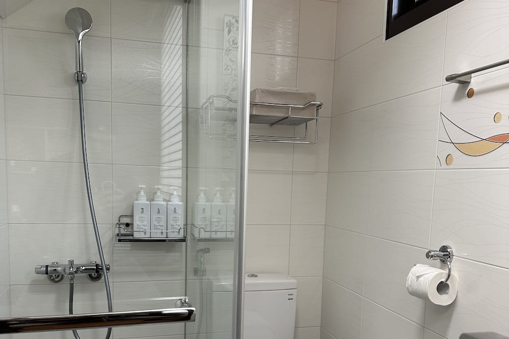 Photo of Bathroom in Puli