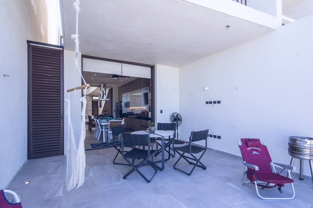 Photo of Patio Balcony in Miramar