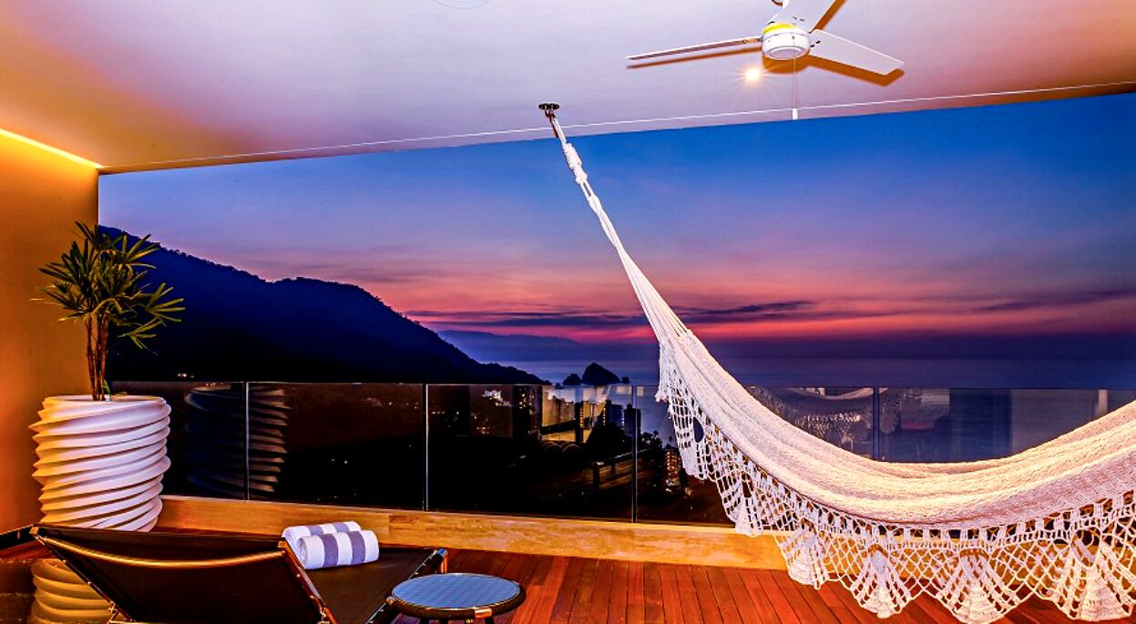 Photo of Outdoor in Romantic Zone