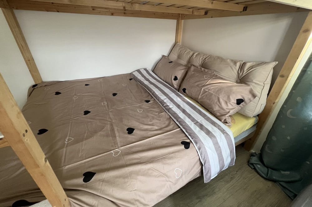 Photo of Bedroom in East District