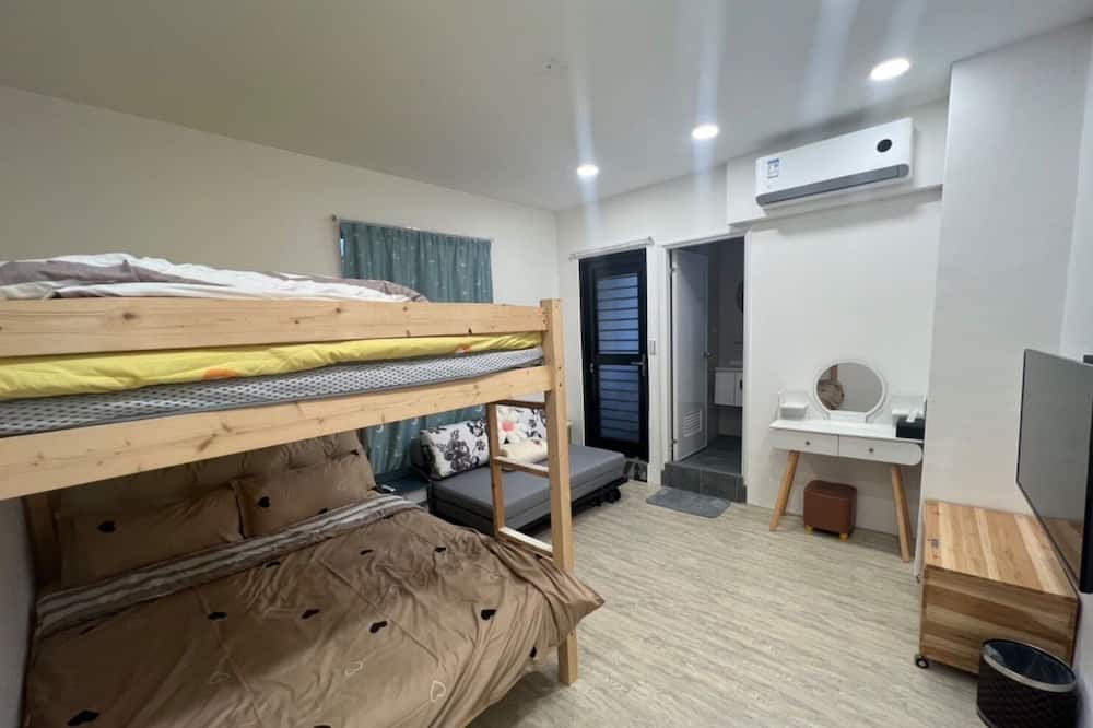 Photo of Bedroom in East District