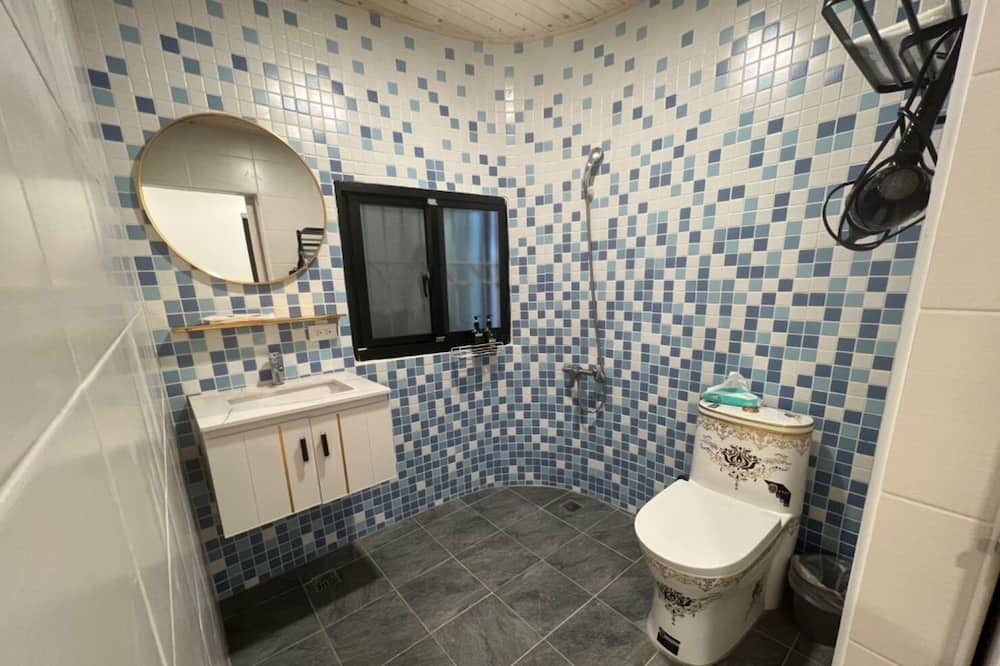 Photo of Bathroom in East District