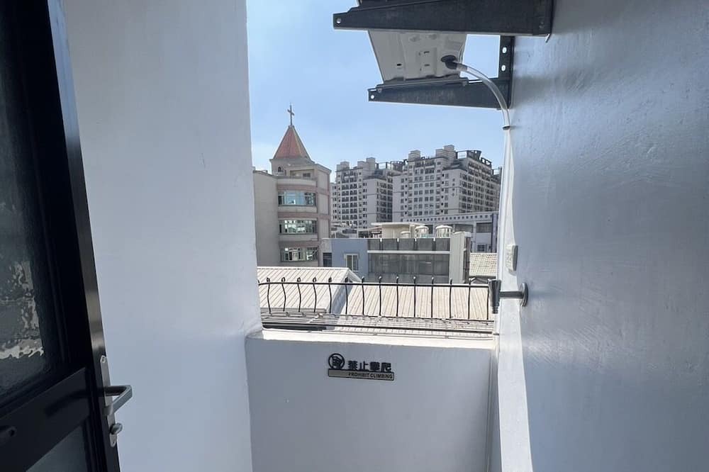 Photo of Patio Balcony in East District