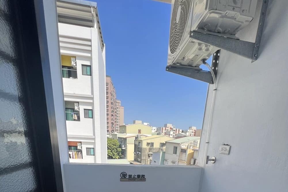 Photo of Patio Balcony in East District
