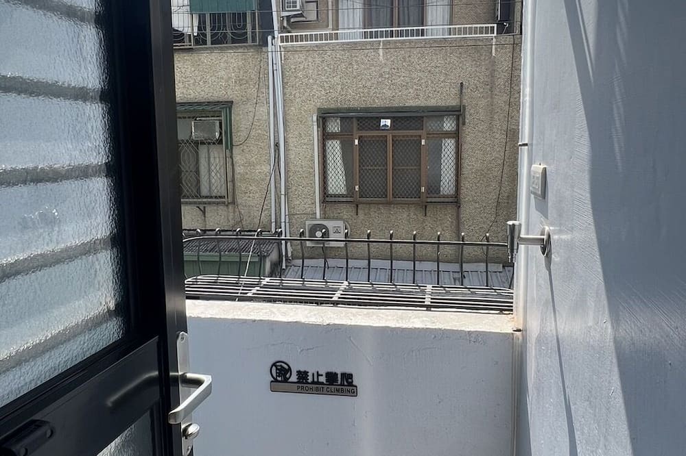Photo of Patio Balcony in East District